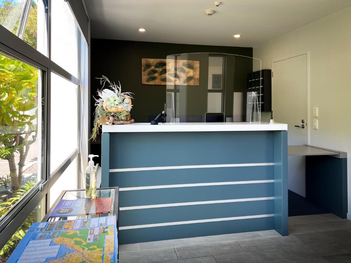 Beaches Nelson Esterno foto Reception desk at the town hall