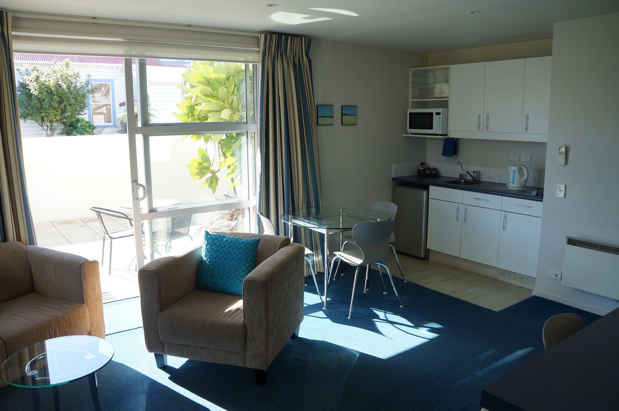 Beaches Nelson Esterno foto A typical one-bedroom apartment at the University of Canterbury