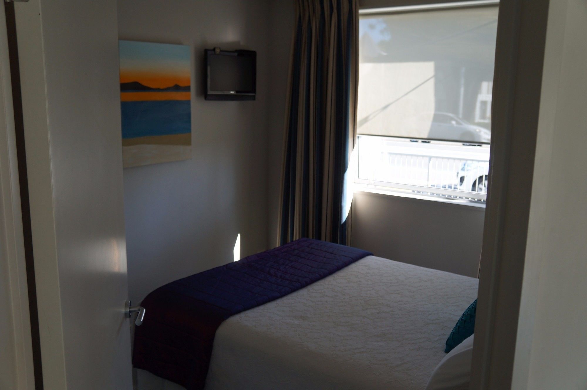 Beaches Nelson Esterno foto A bedroom in a student apartment